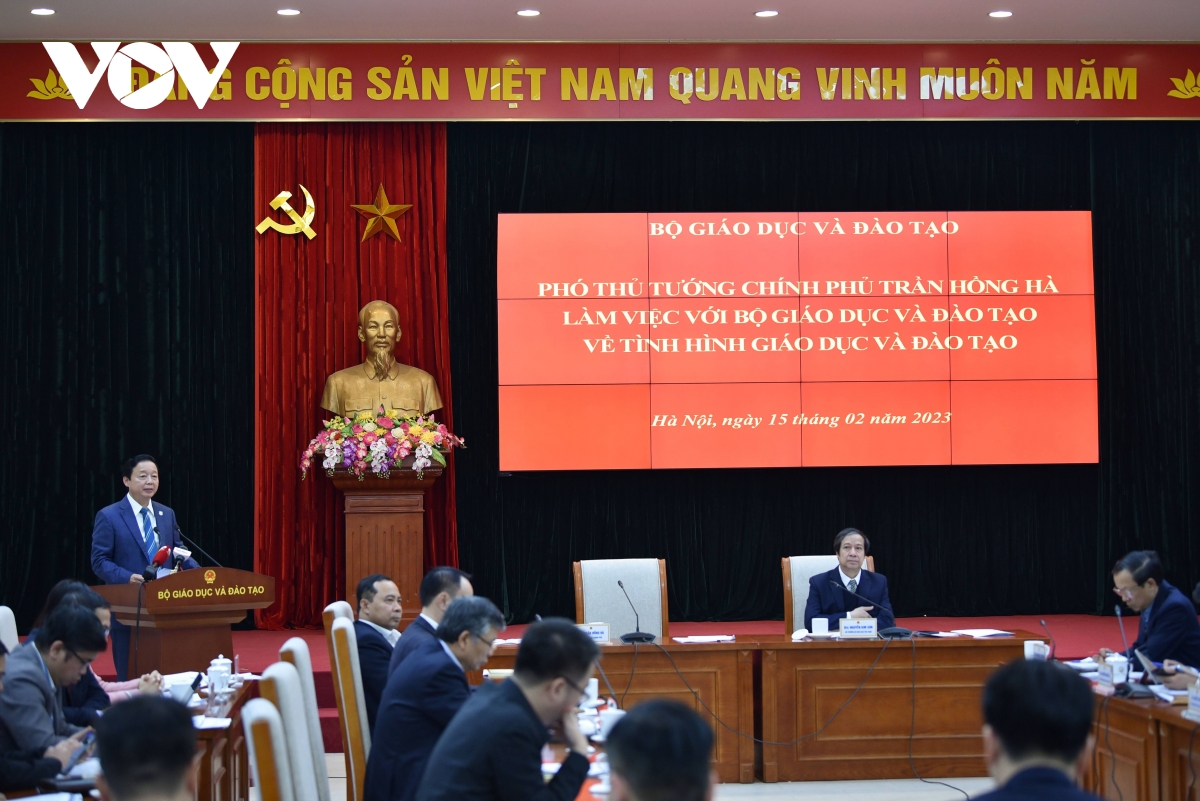 Phó Thủ tướng Trần Hồng Hà làm việc với Bộ GD-ĐT về những vấn đề vướng mắc của ngành